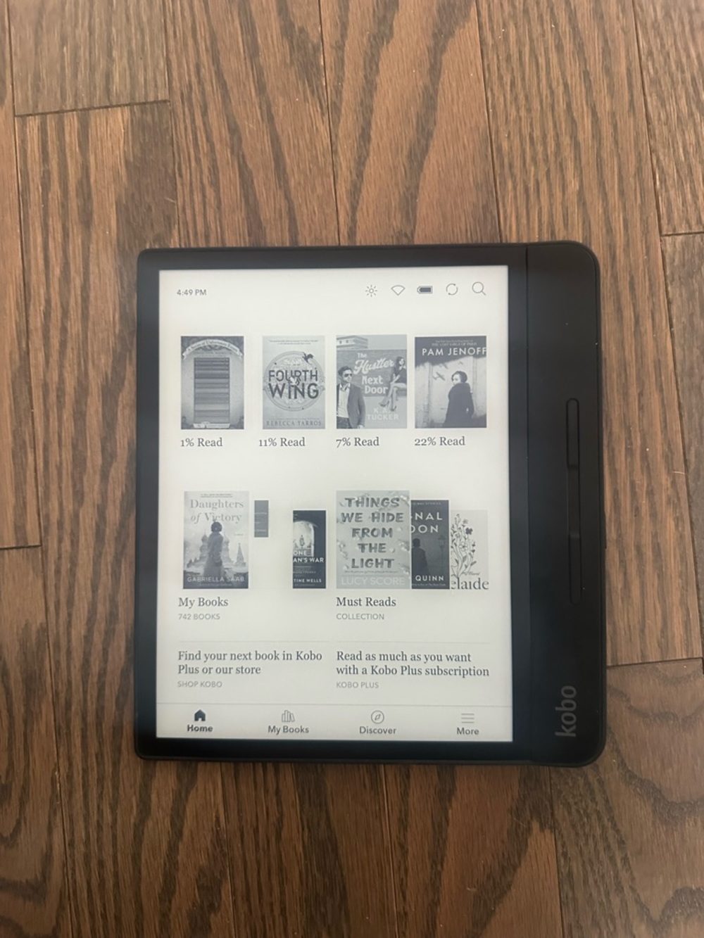 Kobo Forma eReader, Excellent Condition, 8 inch eReader with Buttons with Case